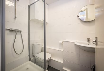 Roseb Flat 4-bathroom1